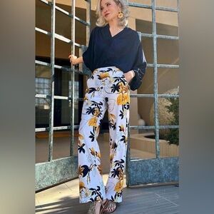 CHICO'S NWT $109 Pull On Stretch Linen Tropic Floral Pants Size 2T